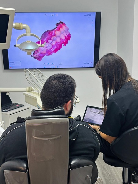 dentalcom premio empresa del años en alcobendas dentoista alcobendas